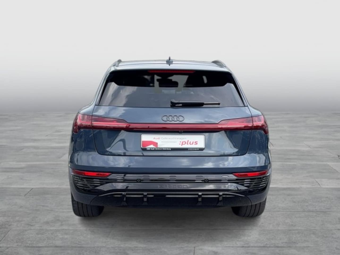Bild über Audi Q8 e-tron S line 55 e-tron quattro - für weitere Informationen kontaktieren Sie den Audi Partner