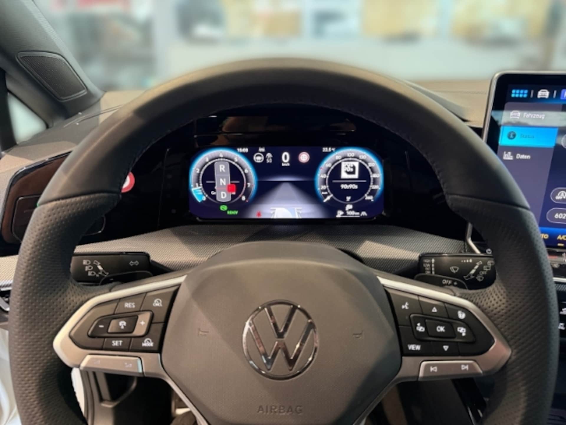 Volkswagen Golf R-Line