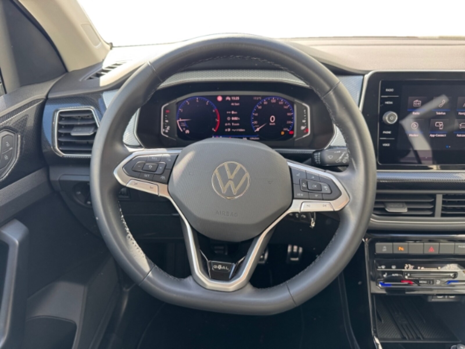 Volkswagen T-Cross – Bild 11