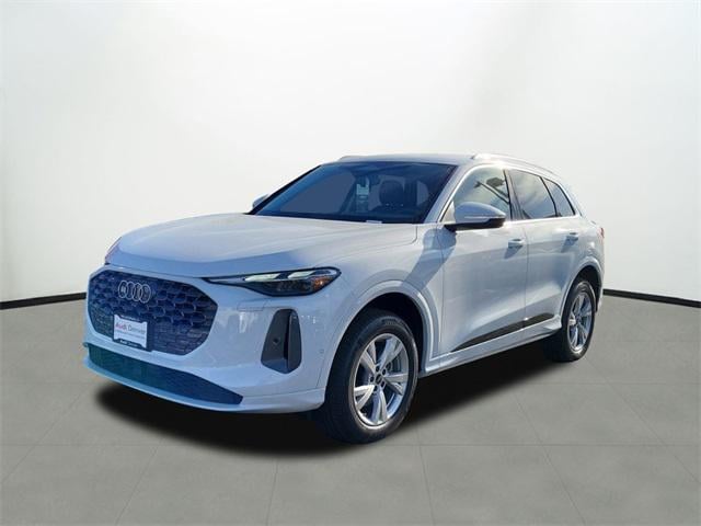 2025 Audi Q5 Premium's photo