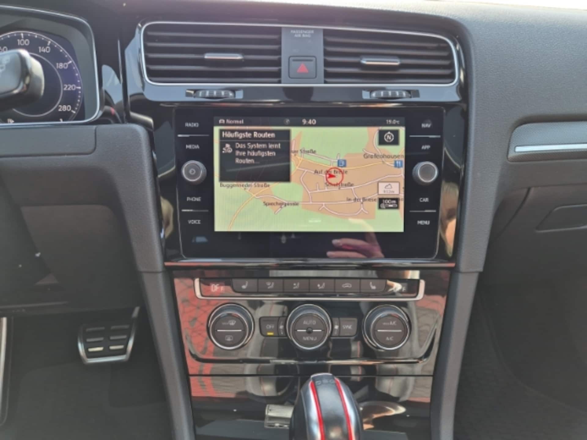 Volkswagen Golf GTI