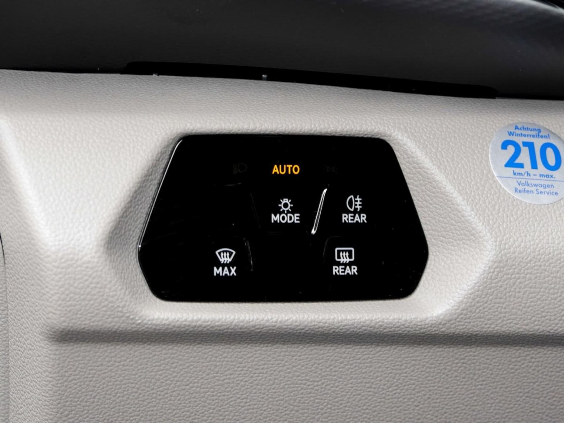 Volkswagen Multivan Basis-Modell