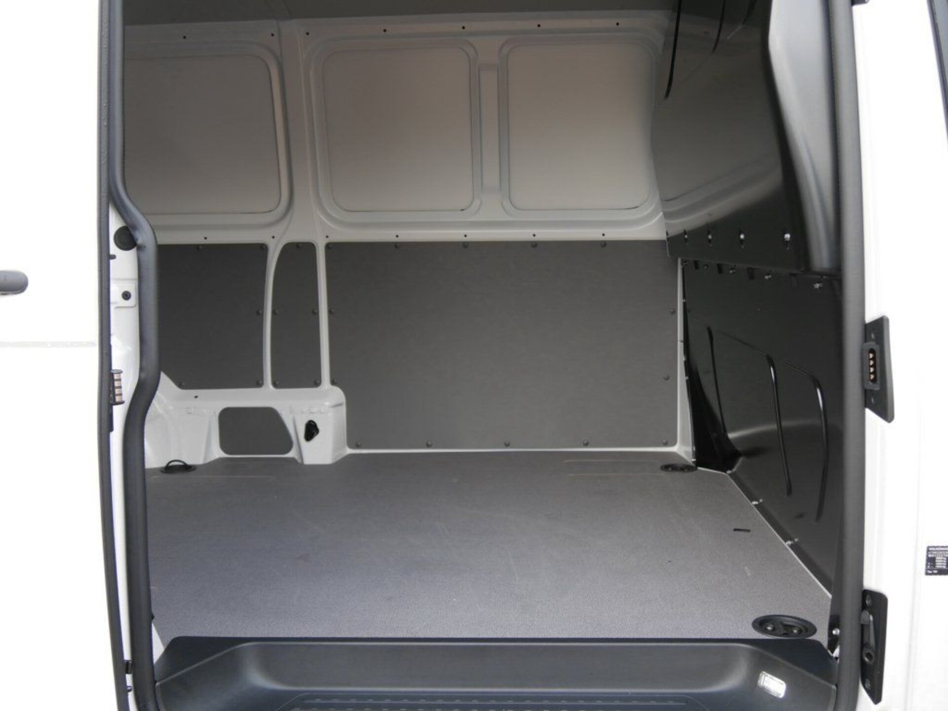 Volkswagen T6.1 Transporter Kasten langer Radstand