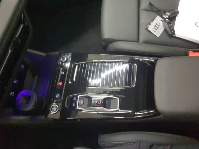 Image about Audi Q6 SUV e-tron e-tron performance 225 kW