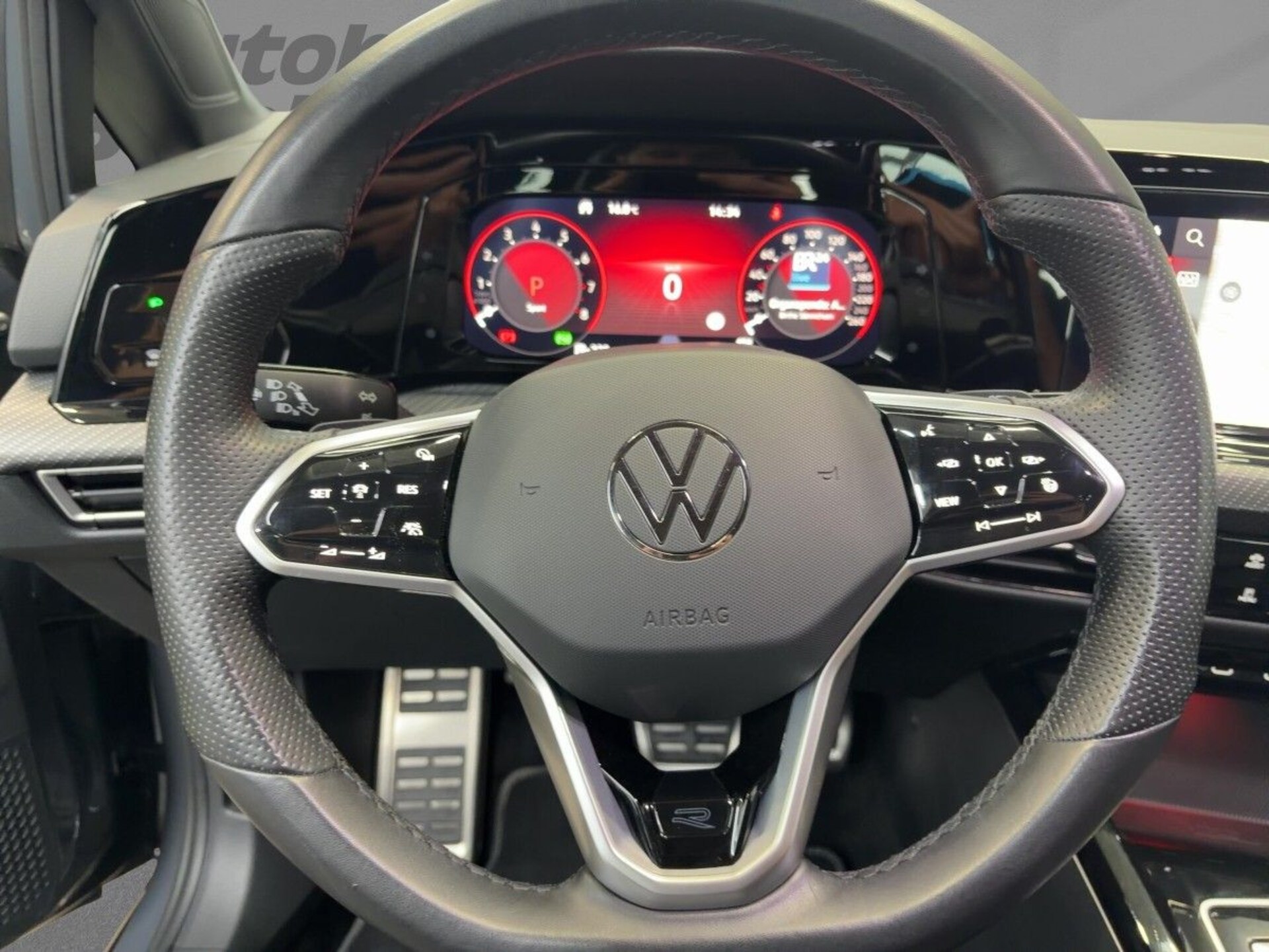 Volkswagen Golf R-Line