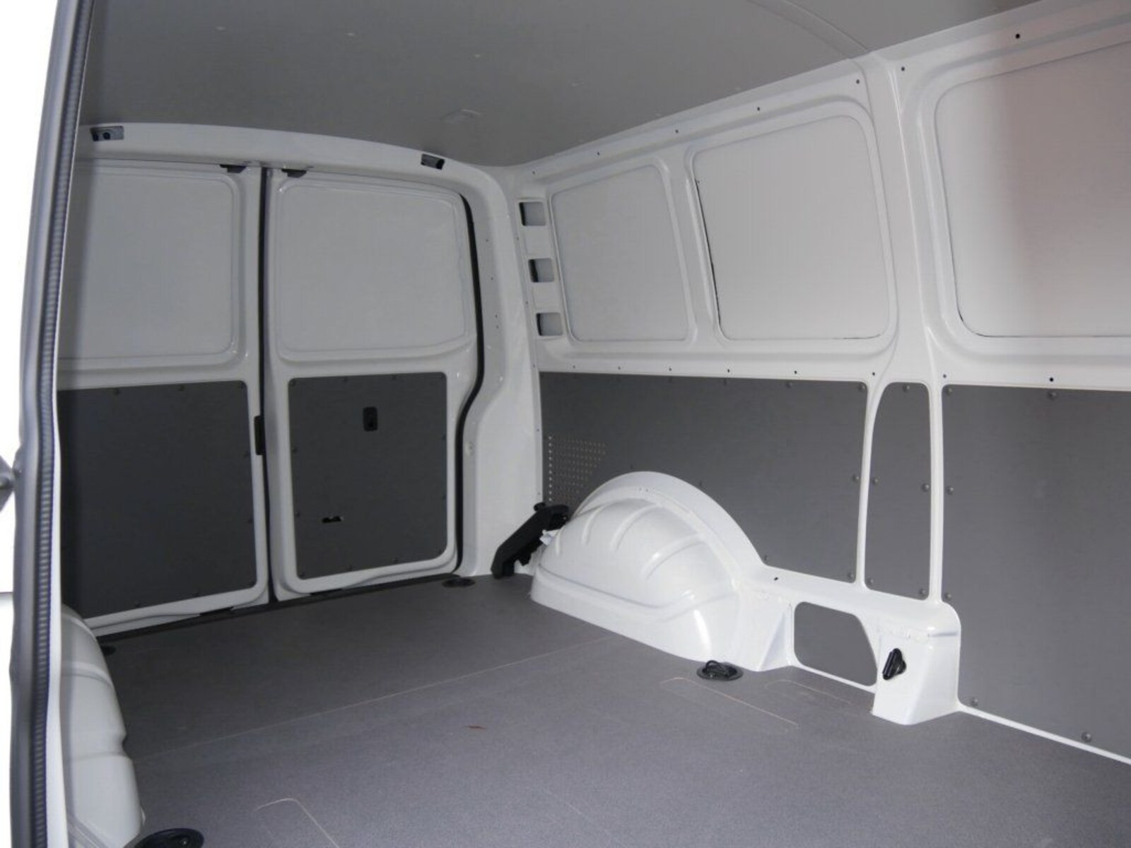 Volkswagen T6.1 Transporter Kasten langer Radstand – Bild 9