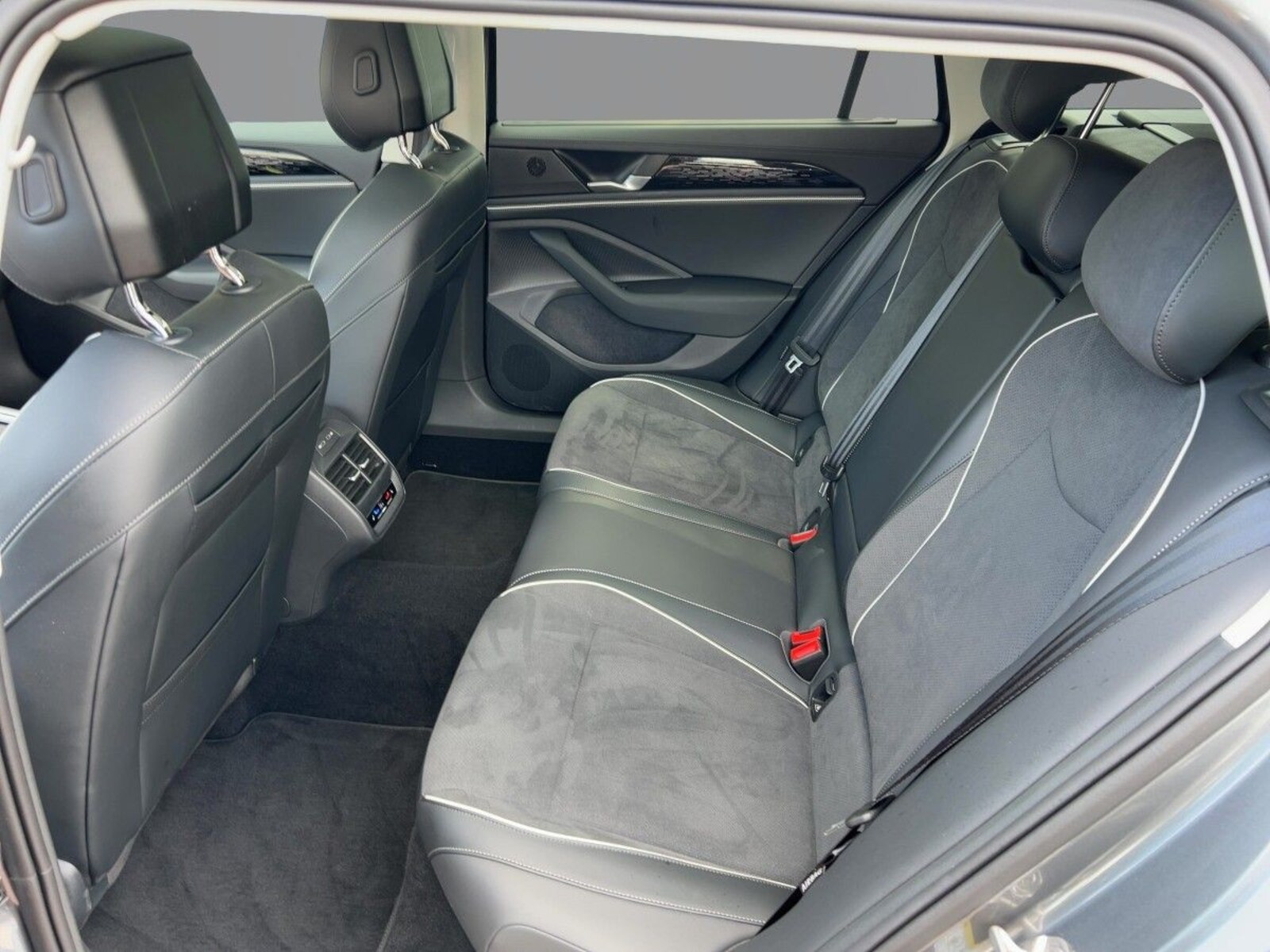 Volkswagen Passat – Bild 9