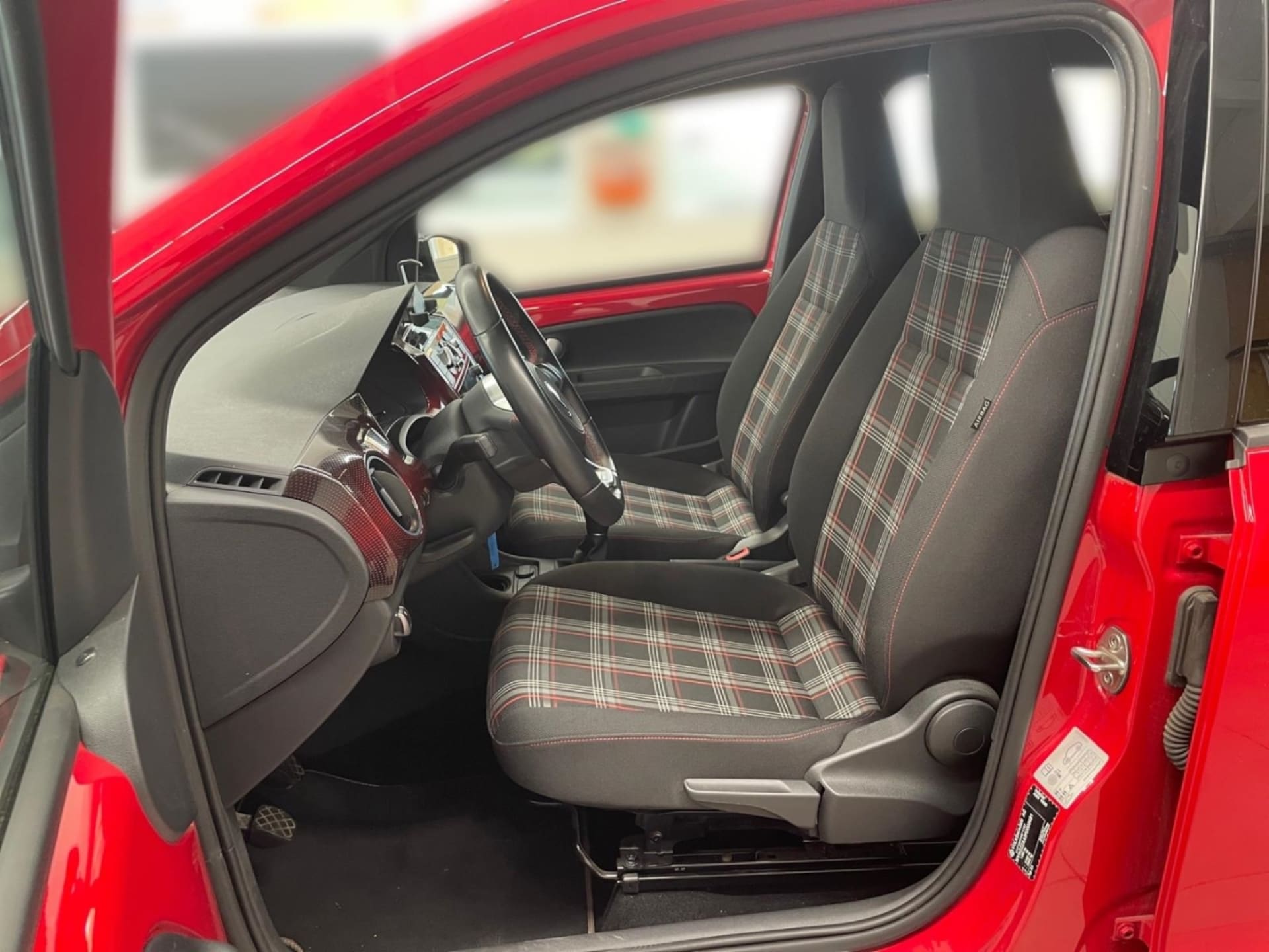 Volkswagen up! GTI
