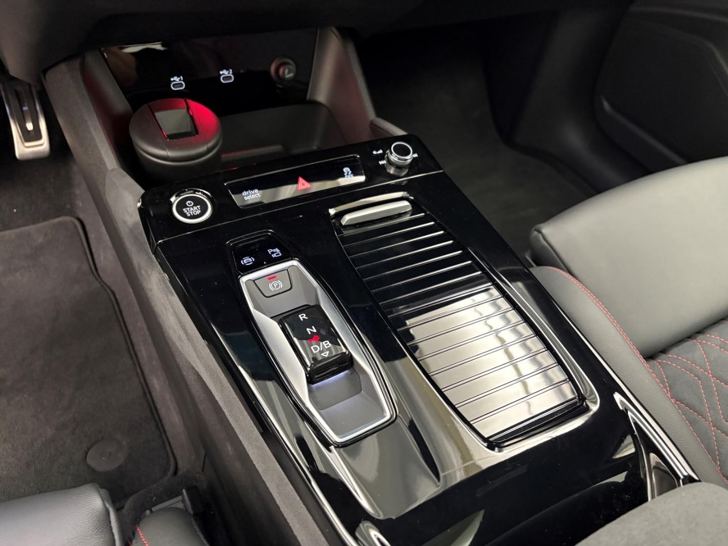 Bild über Audi Q6 SUV e-tron e-tron quattro - für weitere Informationen kontaktieren Sie den Audi Partner