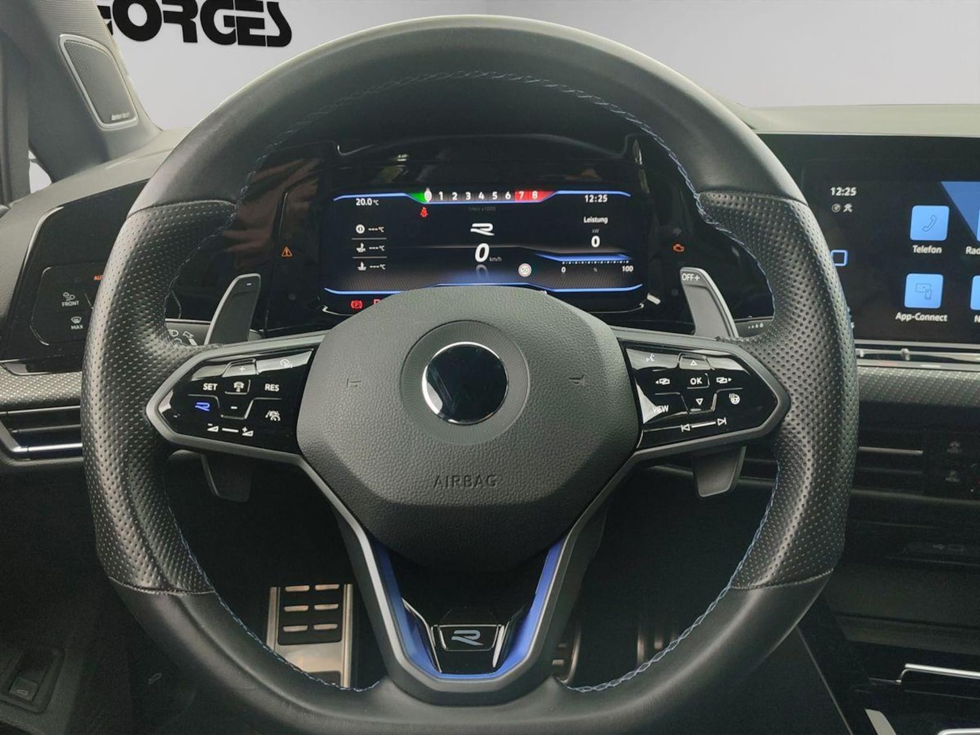 Volkswagen Golf Variant R