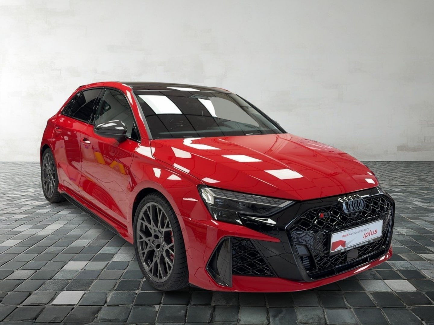 Bild über Audi RS 3 Sportback TFSI quattro 294 kW S tronic - für weitere Informationen kontaktieren Sie den Audi Partner