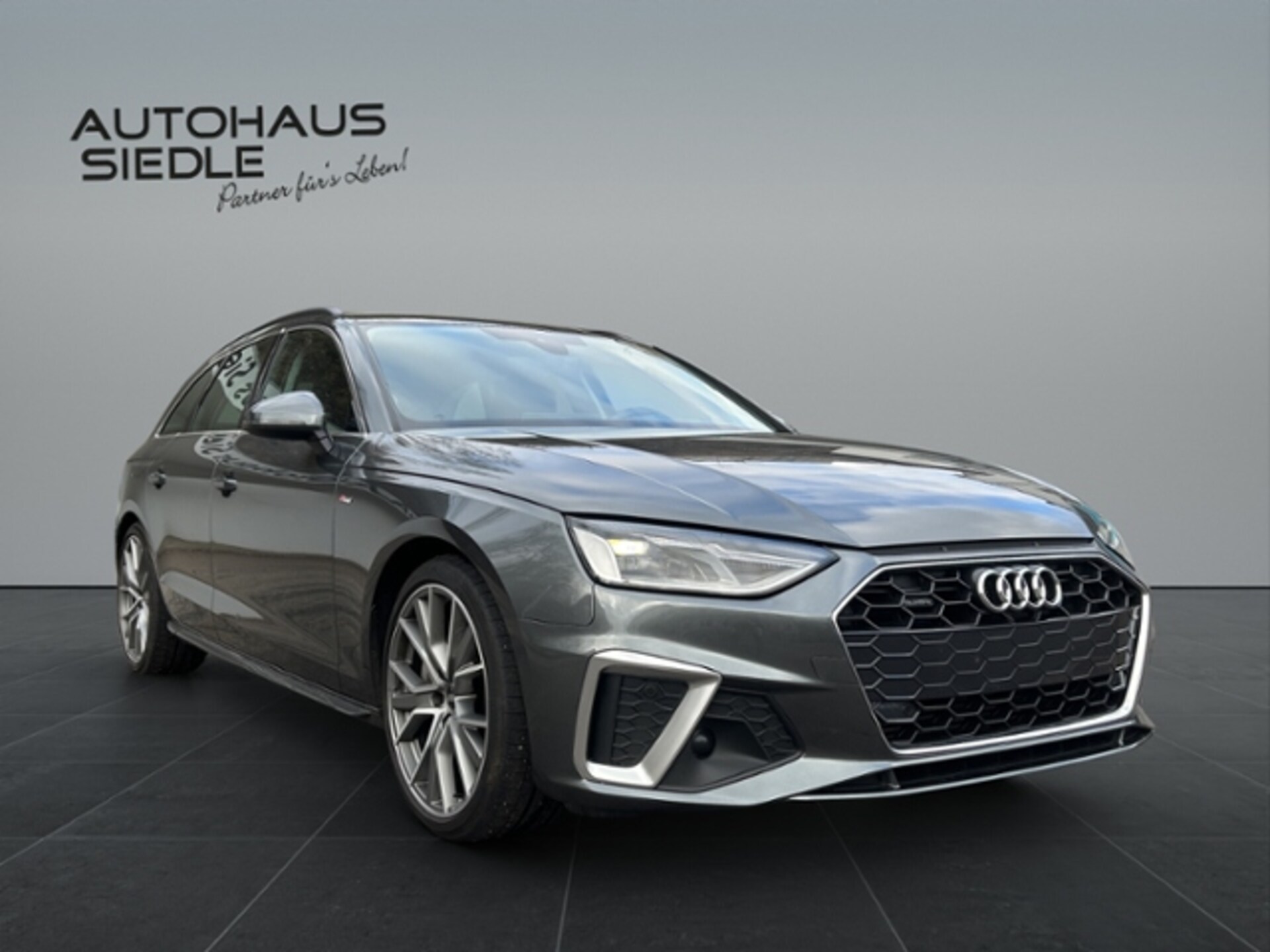 Audi A4 Avant S line