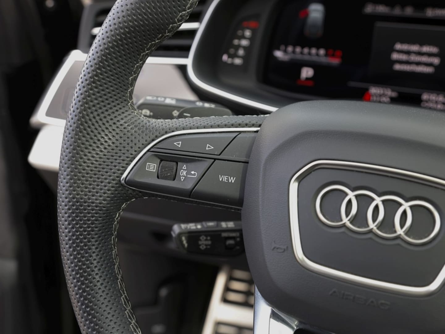 Bild über Audi SQ7 competition plus TFSI quattro tiptronic - für weitere Informationen kontaktieren Sie den Audi Partner