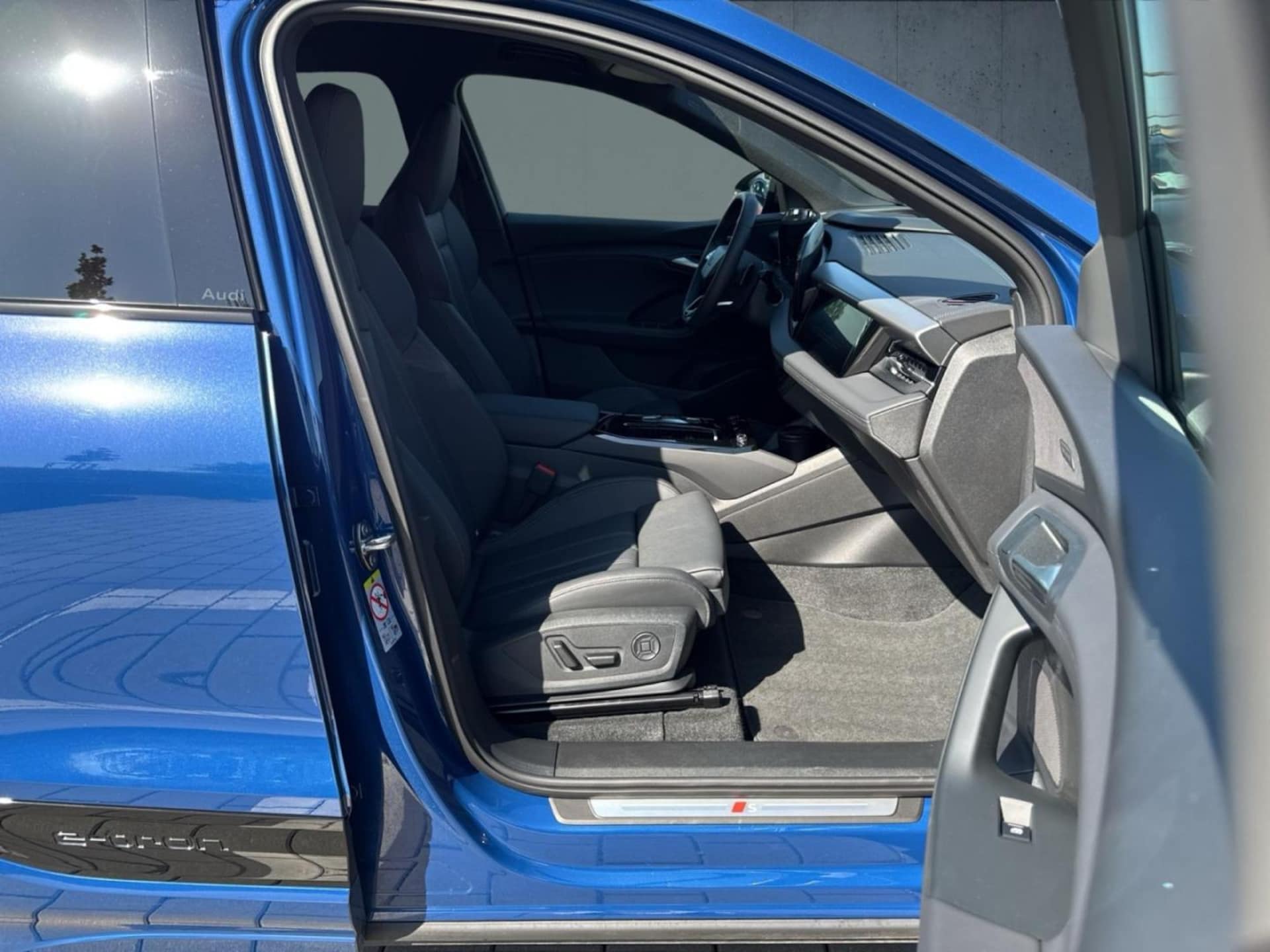 Audi SQ6 SUV e-tron
