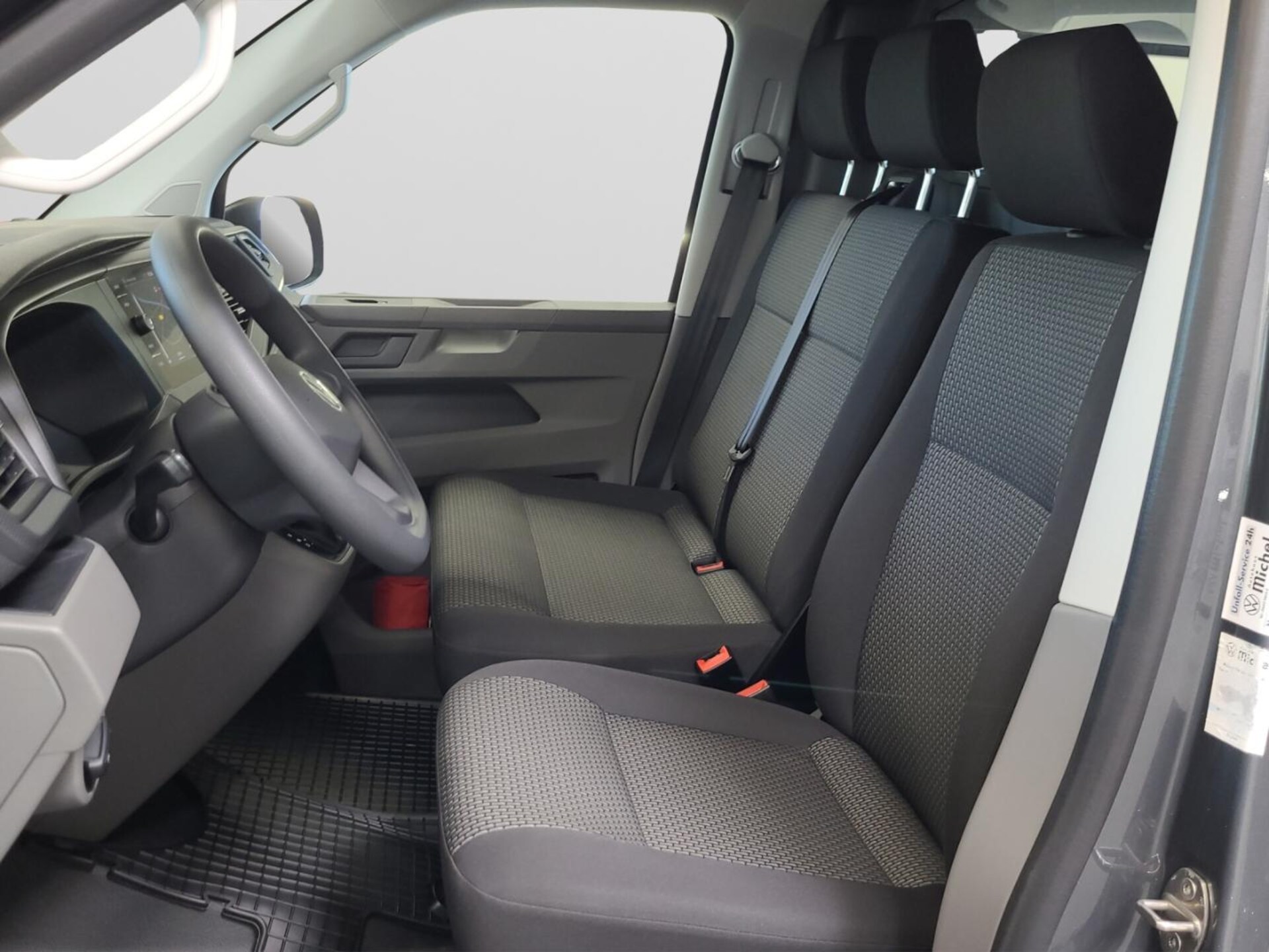 Volkswagen T6.1 Transporter Kombi langer Radstand