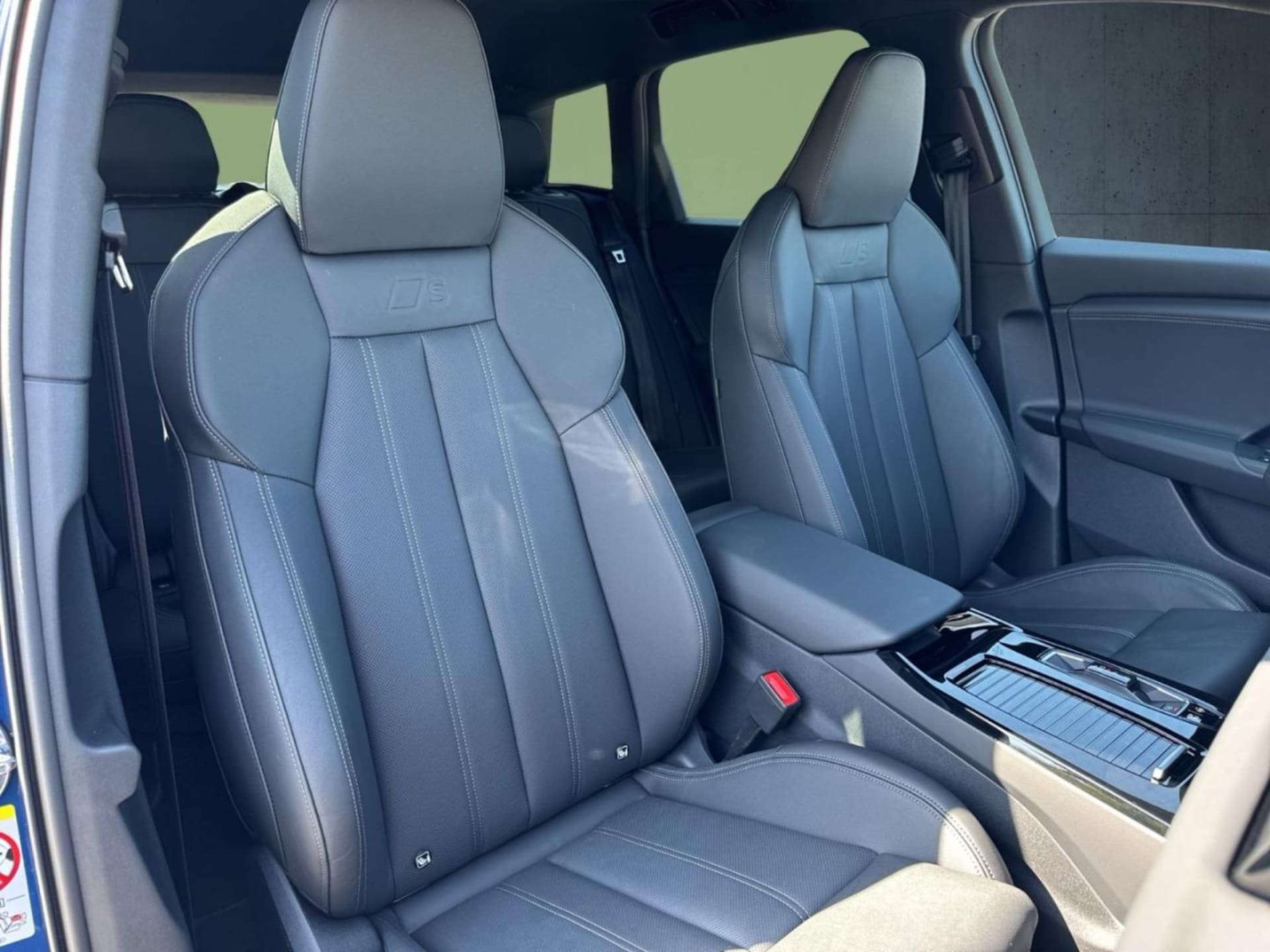 Audi SQ6 SUV e-tron