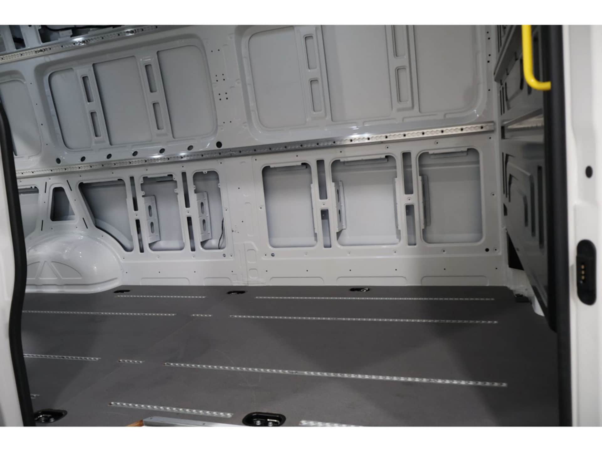 Volkswagen Crafter Kasten langer Radstand