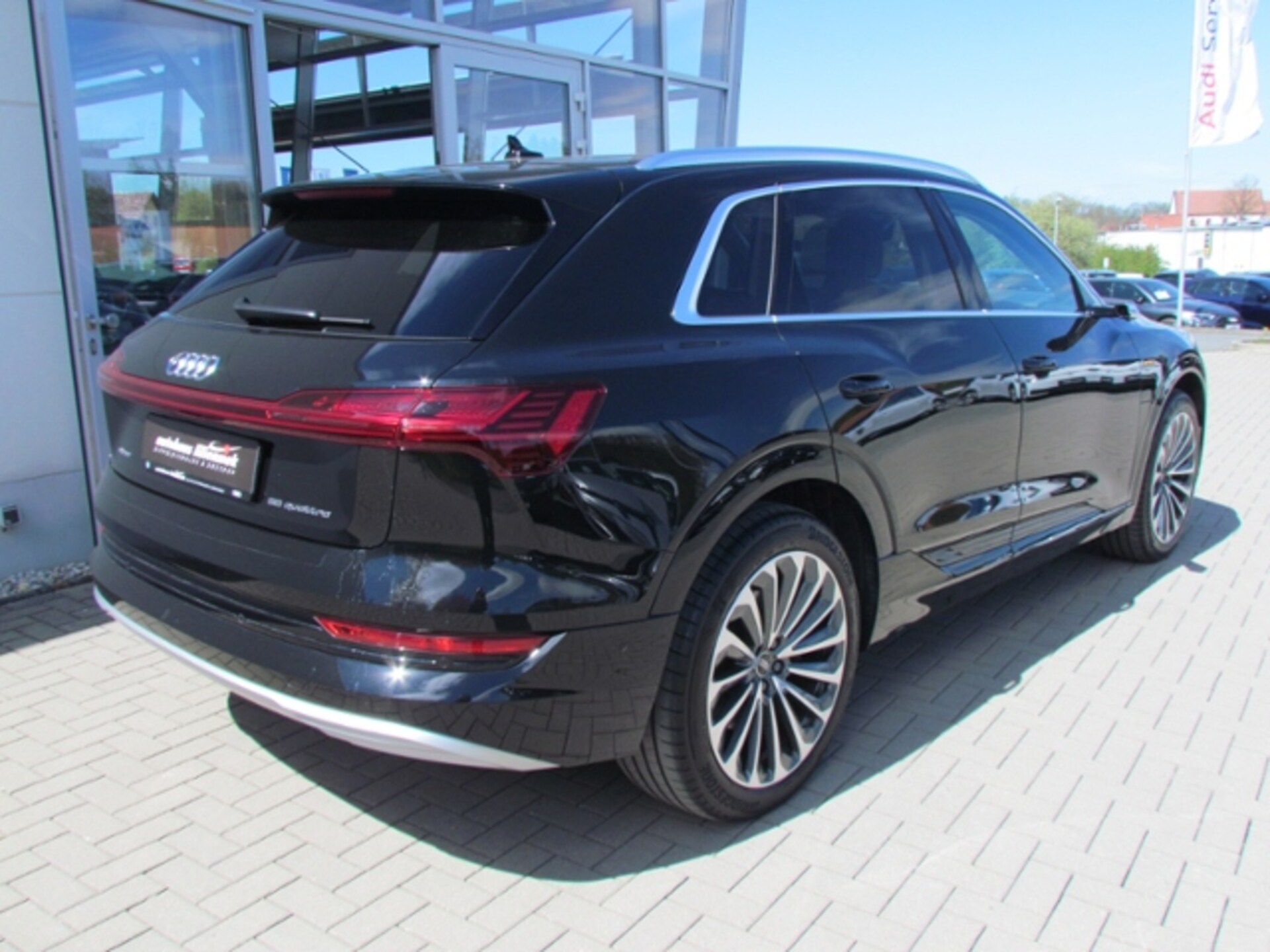 Audi e-tron advanced