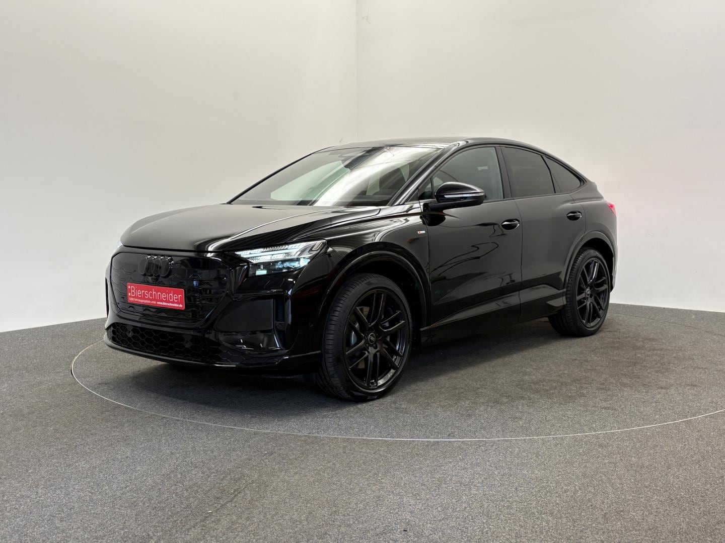 Bild über Audi Q4 Sportback e-tron e-tron quattro 220 kW - für weitere Informationen kontaktieren Sie den Audi Partner