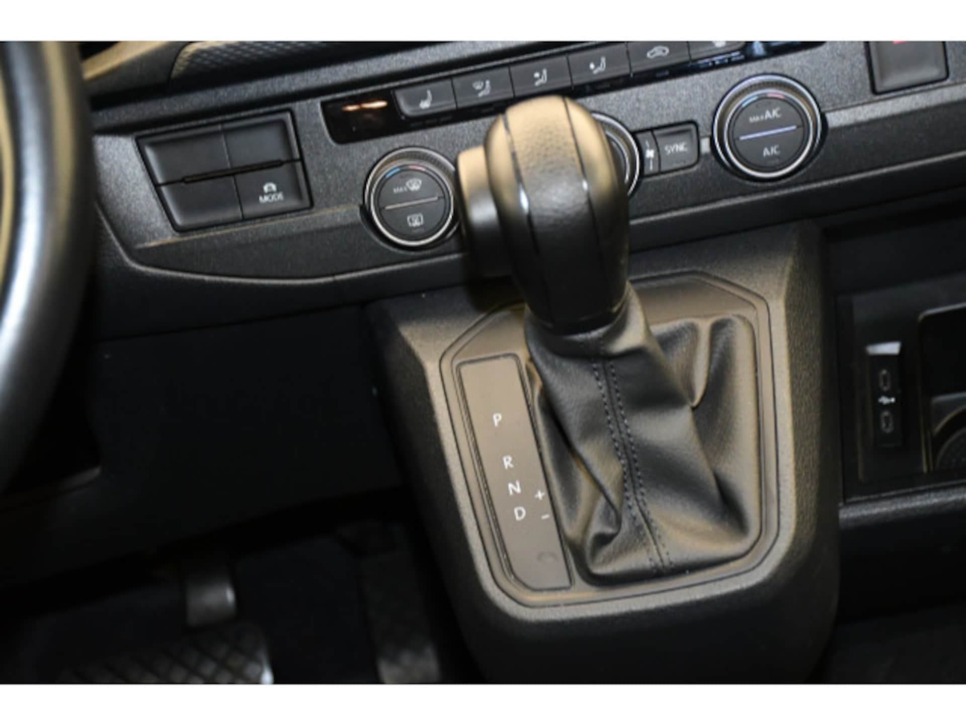 Volkswagen T6.1 California Beach