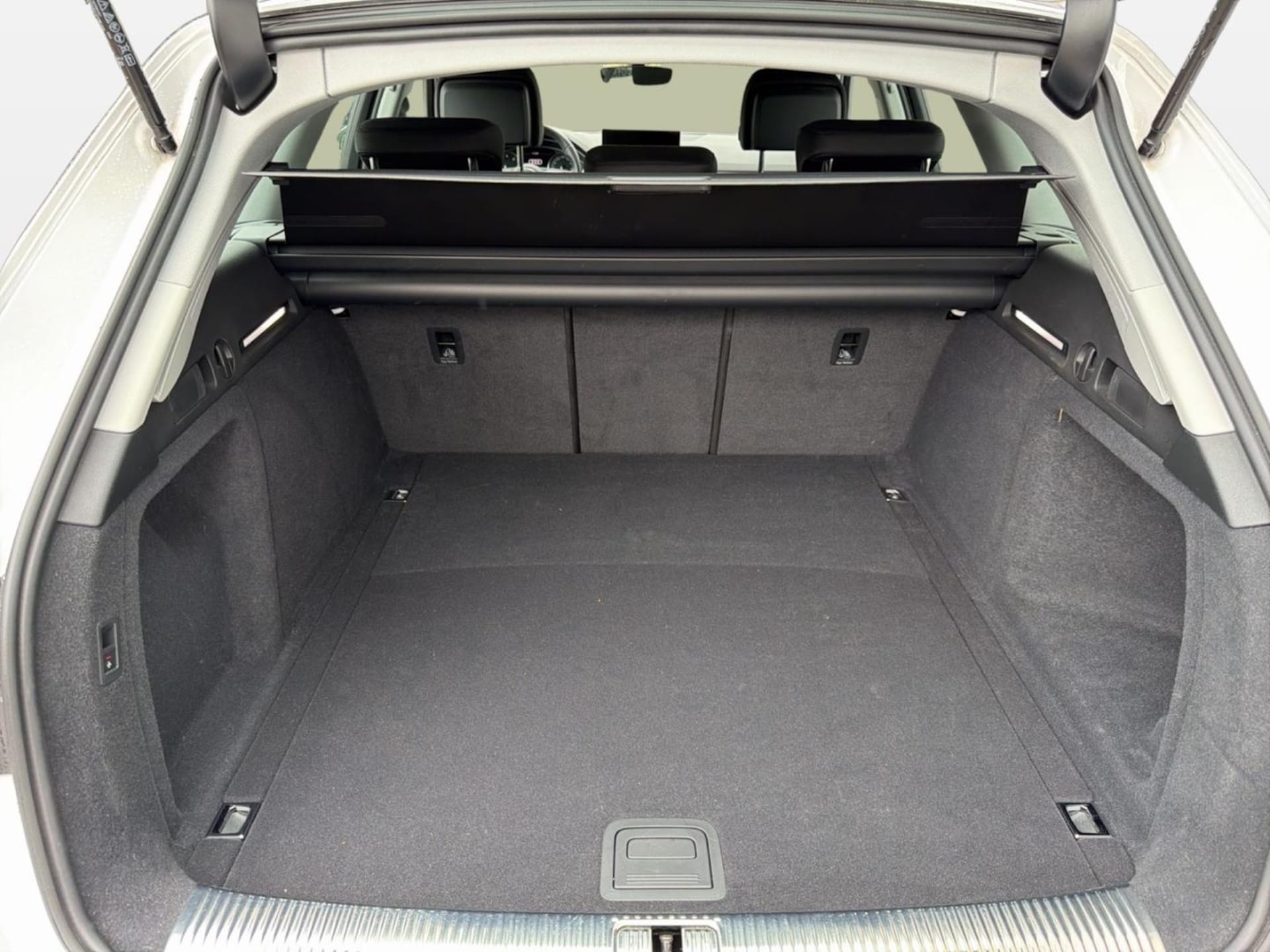Audi A4 Avant S line
