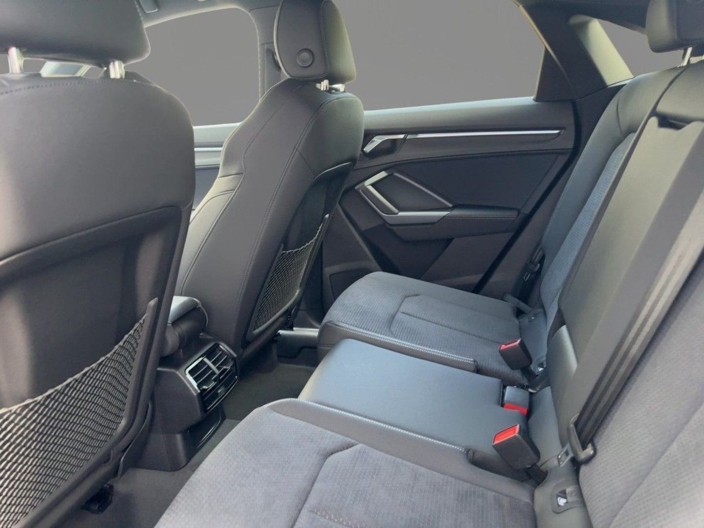 Bild über Audi Q3 Sportback TDI 110 kW S tronic - für weitere Informationen kontaktieren Sie den Audi Partner