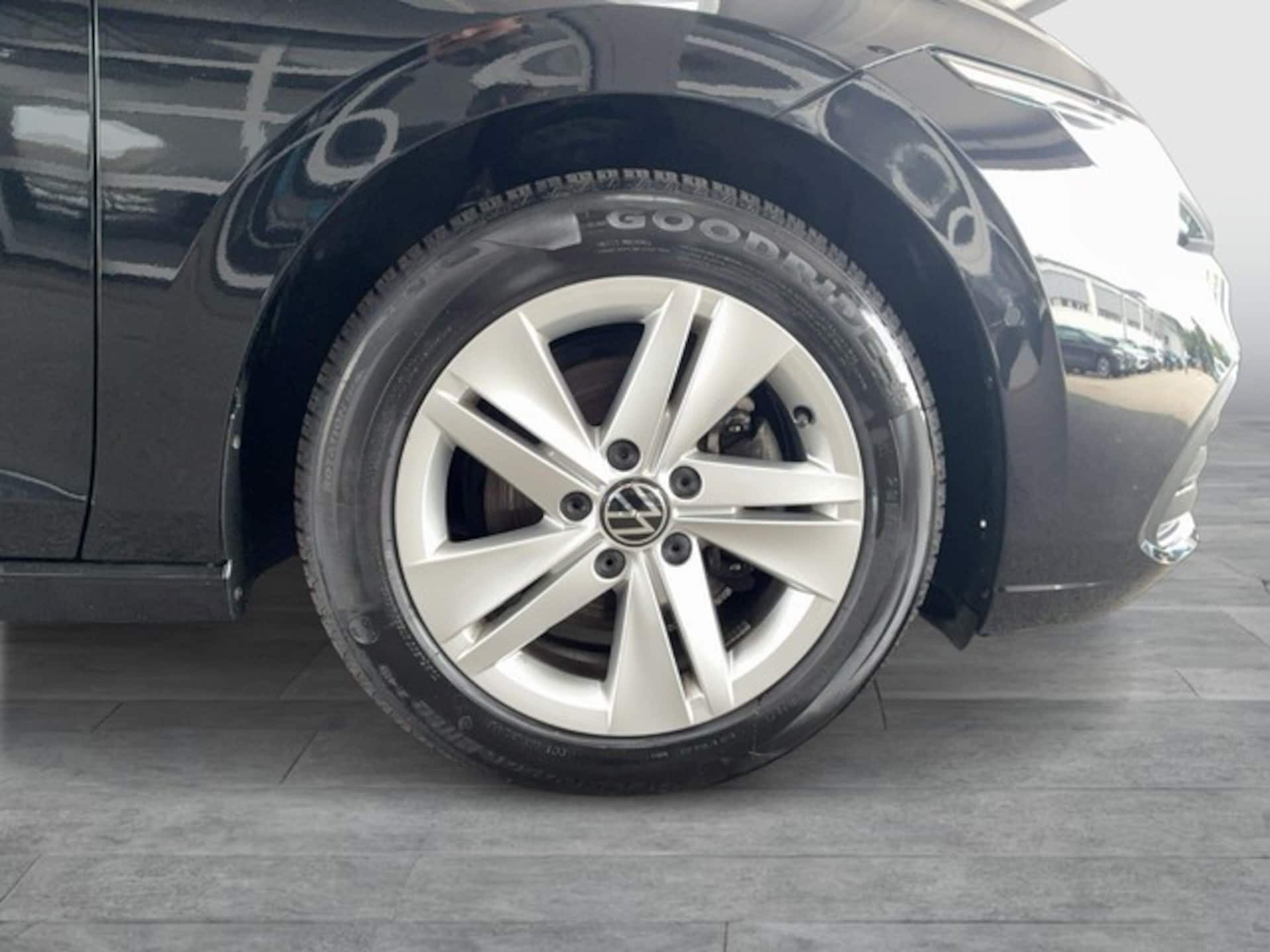 Volkswagen Golf Variant Life