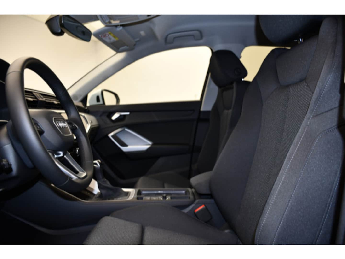 Bild über Audi Q3 advanced 35 TFSI S tronic - für weitere Informationen kontaktieren Sie den Audi Partner