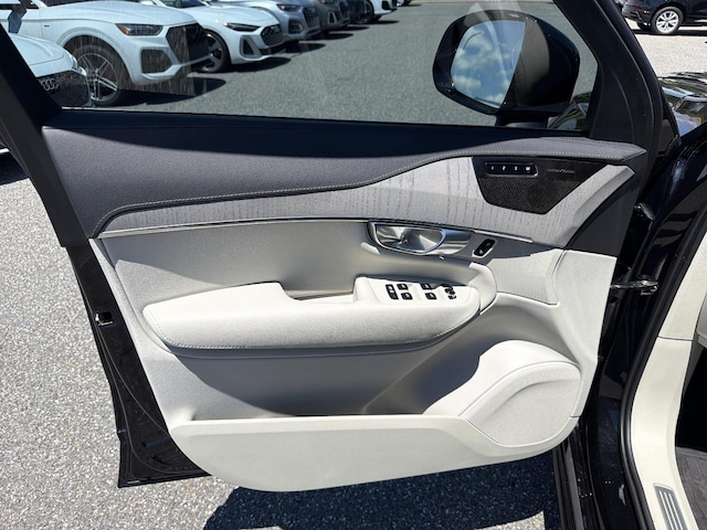 2025 Volvo XC90 Plug-In Hybrid