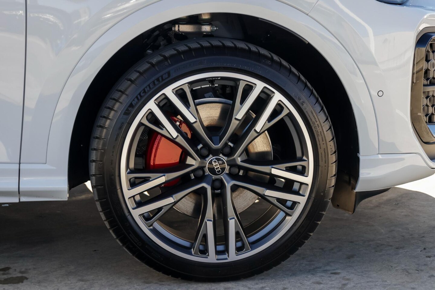 Image about Audi Q5 SUV e-hybrid quattro S tronic