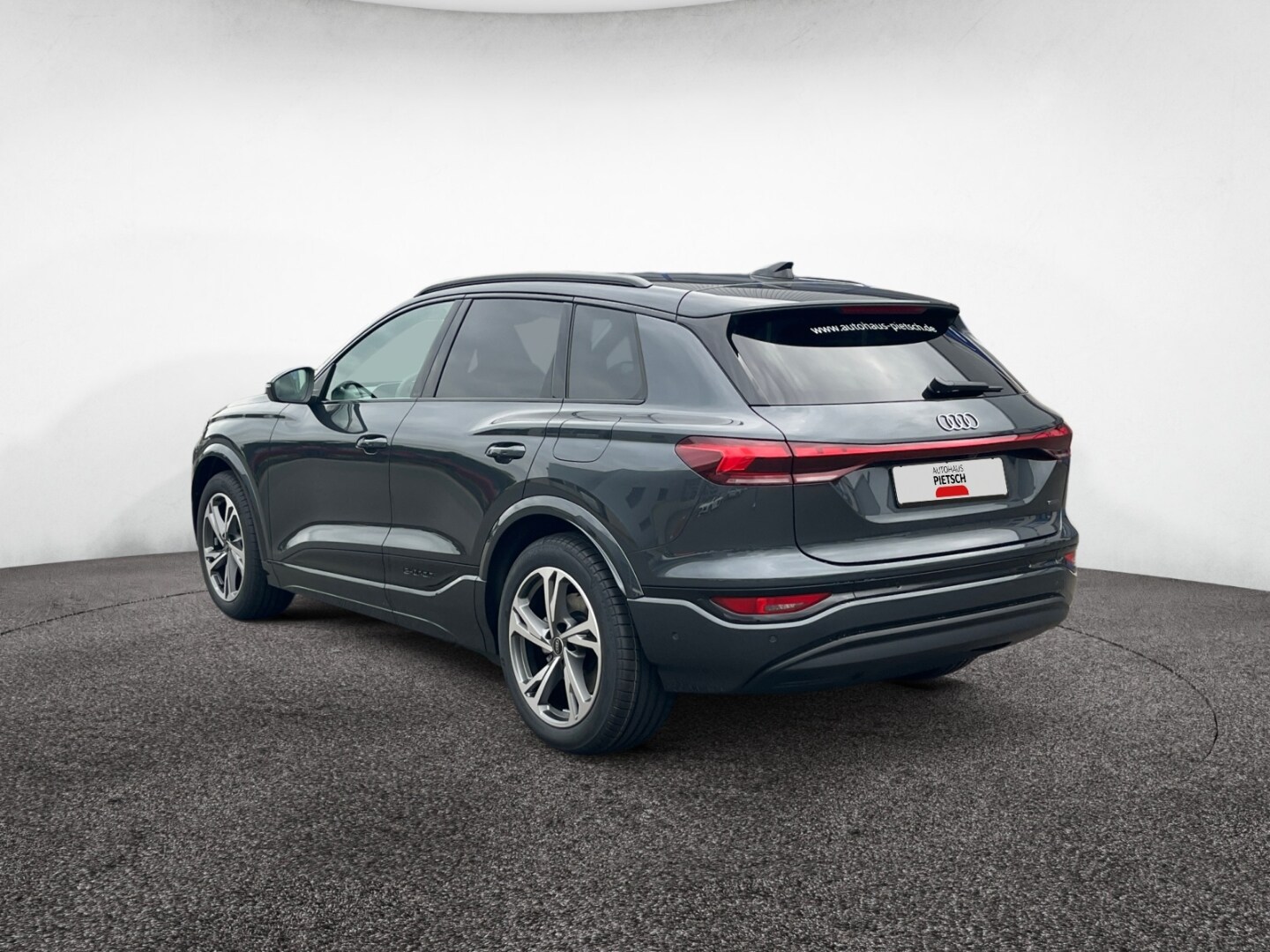 Image about Audi Q6 SUV e-tron e-tron quattro