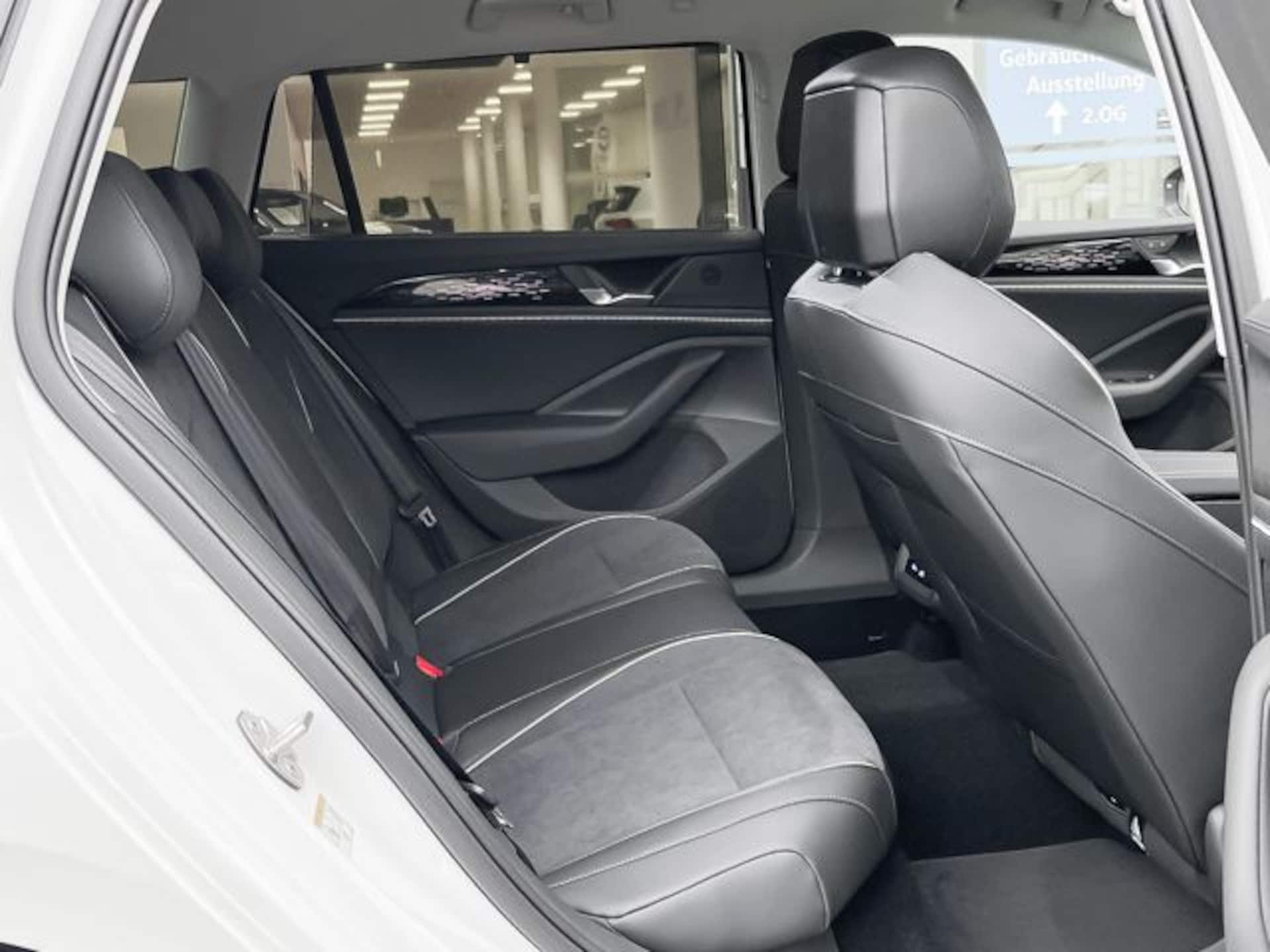 Volkswagen Passat Elegance