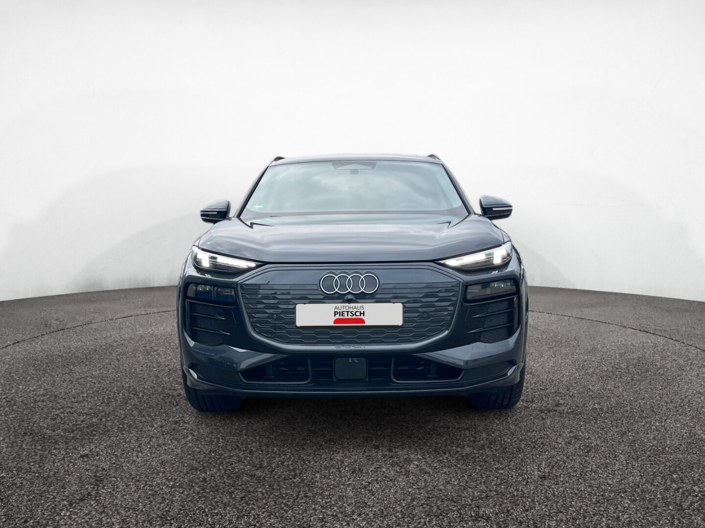 Image about Audi Q6 SUV e-tron e-tron quattro