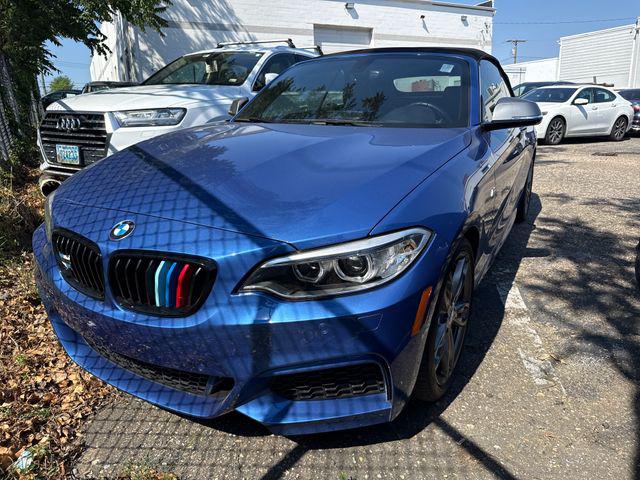 2015 BMW 2 Series M235i Convertible's photo