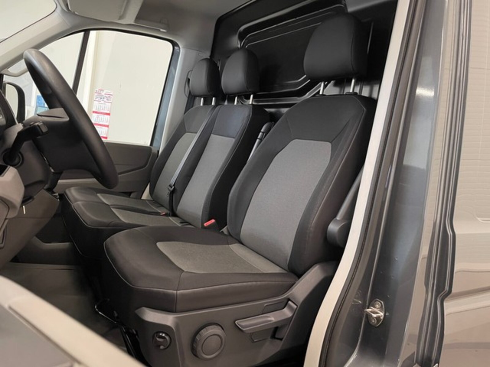 Volkswagen Crafter Kasten mittlerer Radstand – Bild 10