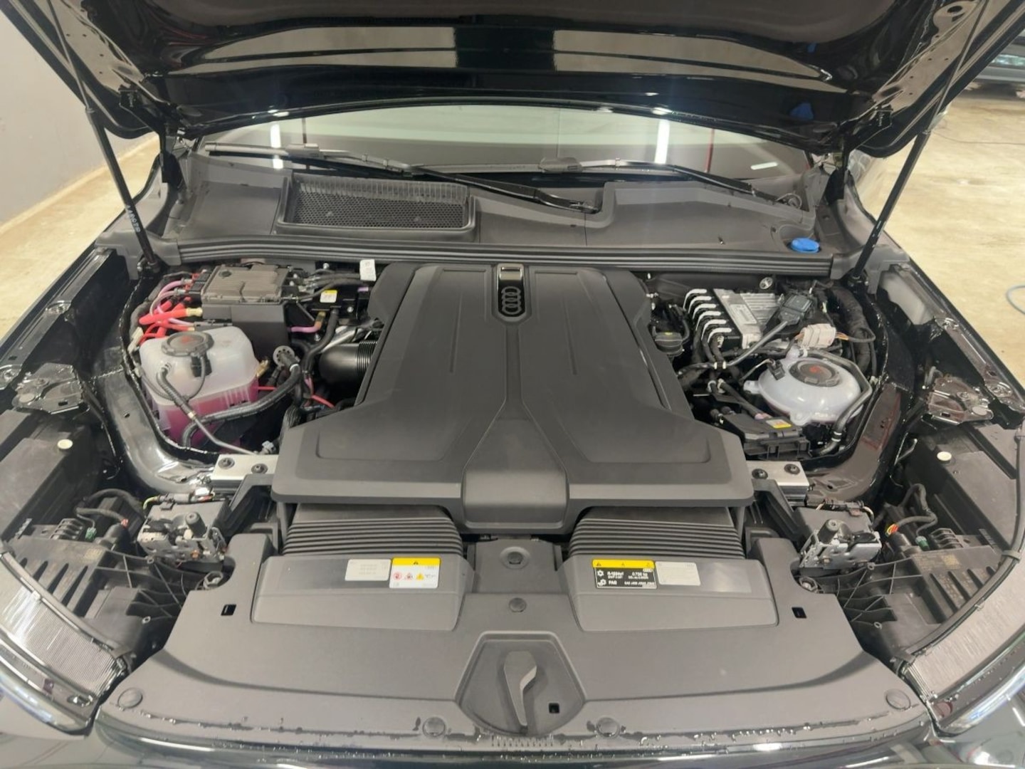 Bild über Audi Q7 SUV TDI quattro 220 kW tiptronic - für weitere Informationen kontaktieren Sie den Audi Partner