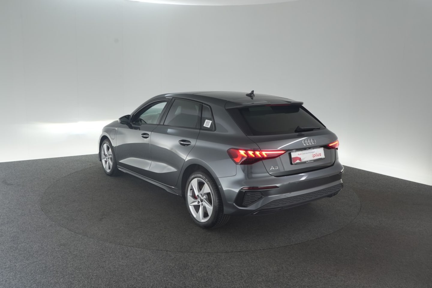 Bild über Audi A3 Sportback TFSI e S line 45 TFSI e S tronic - für weitere Informationen kontaktieren Sie den Audi Partner