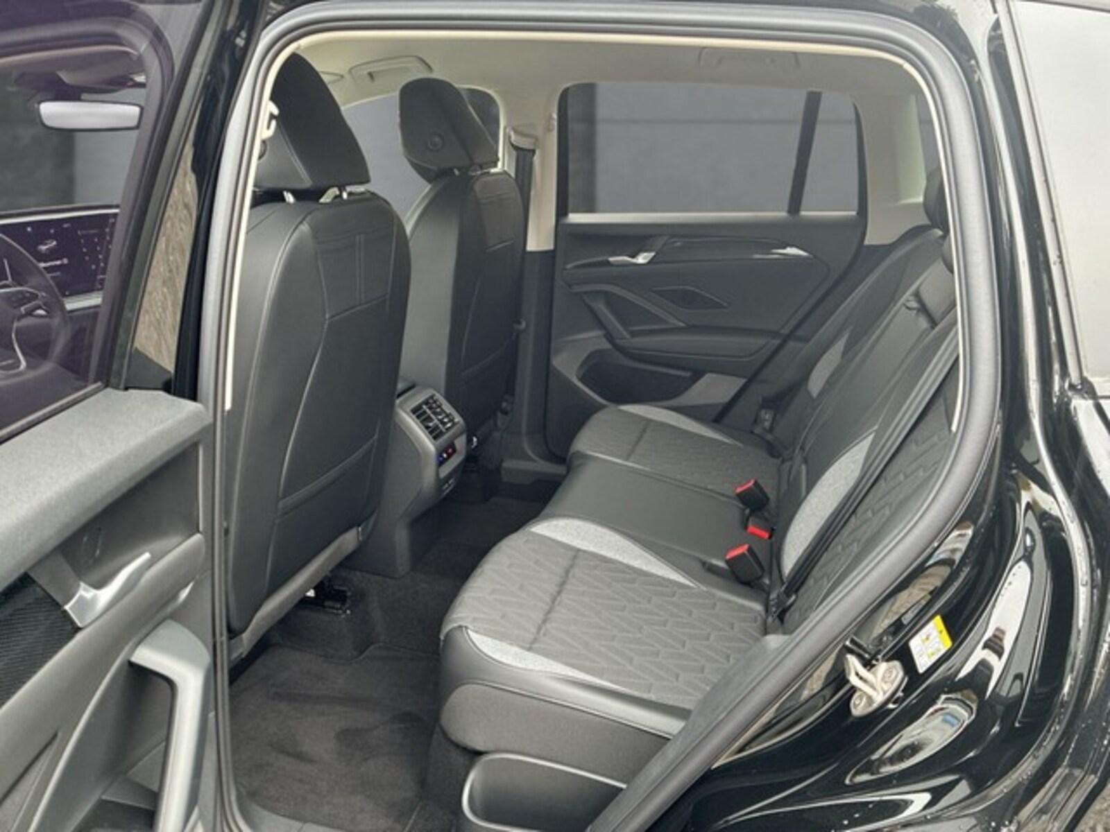 Volkswagen Tiguan – Bild 15