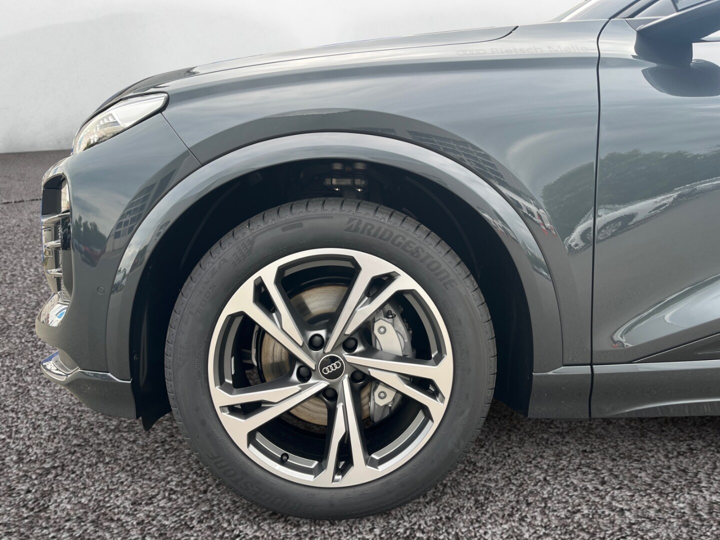 Image about Audi Q6 SUV e-tron e-tron quattro