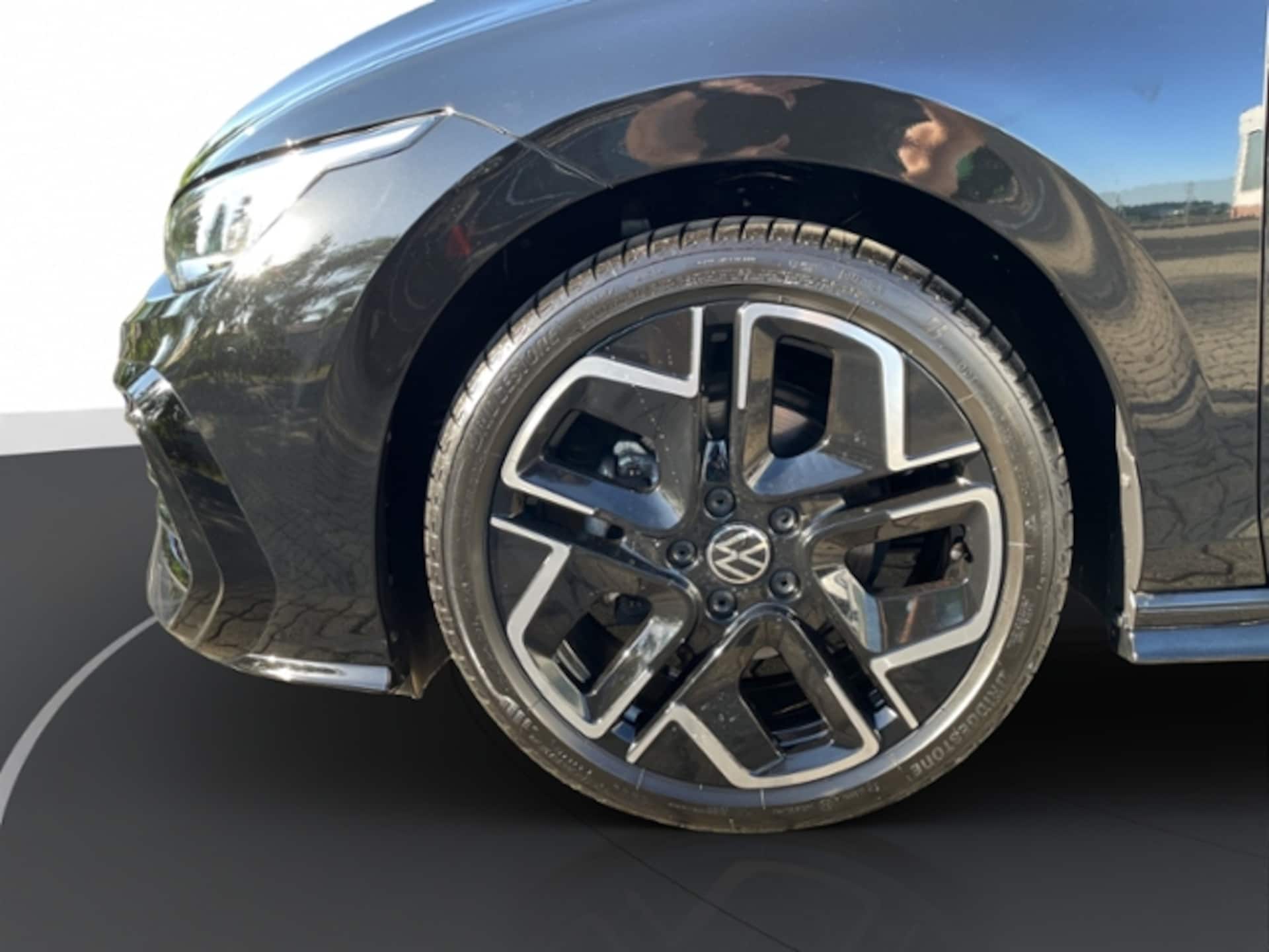 Volkswagen Golf R-Line