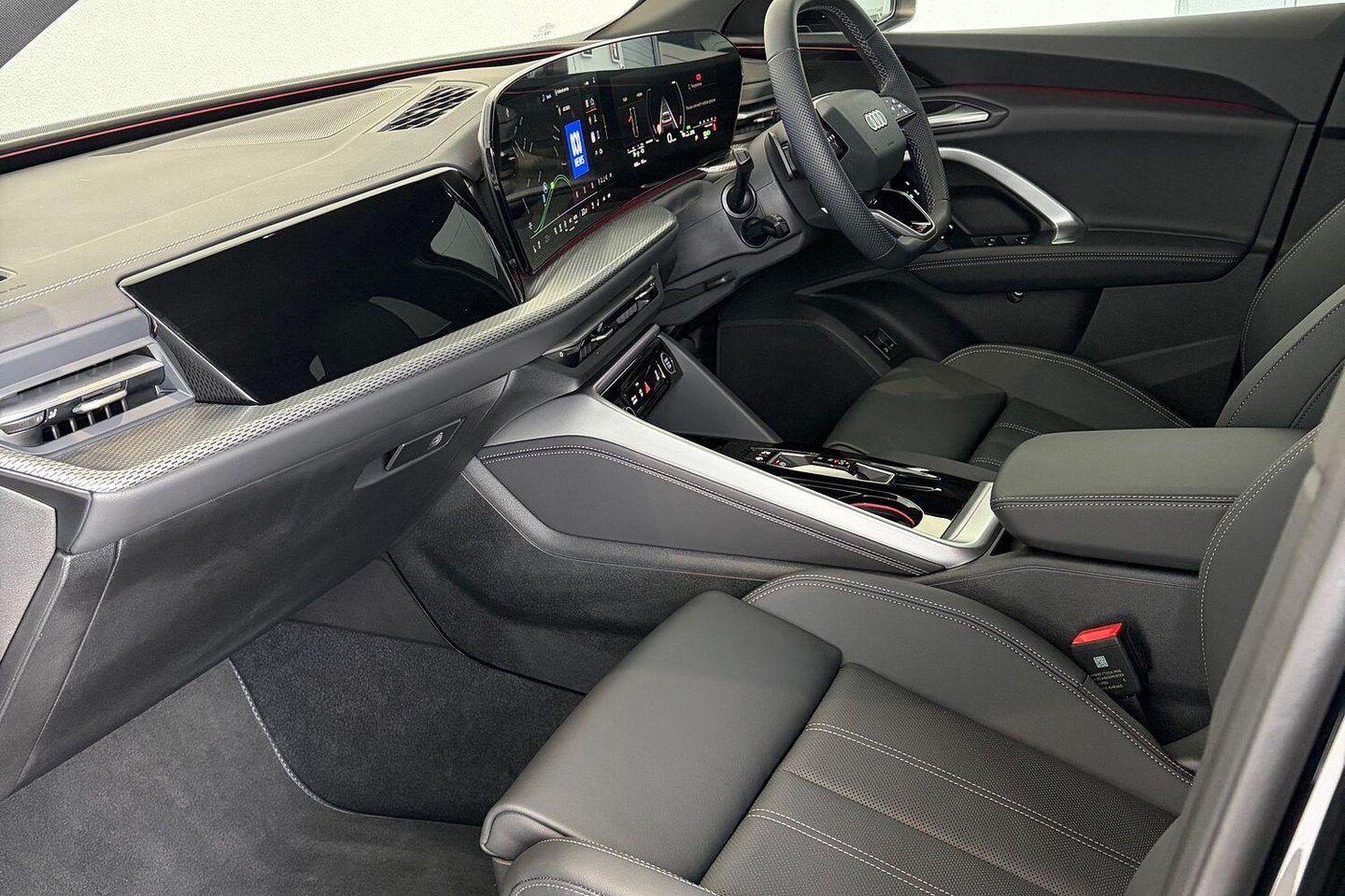Image about Audi Q5 SUV e-hybrid quattro S tronic