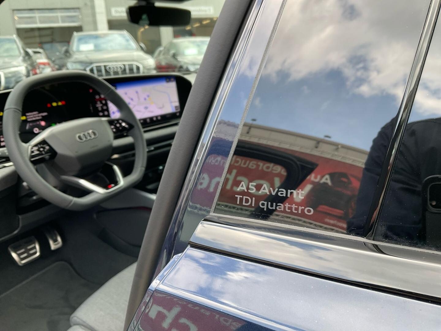 Bild über Audi A5 Avant TDI quattro 150 kW S tronic - für weitere Informationen kontaktieren Sie den Audi Partner