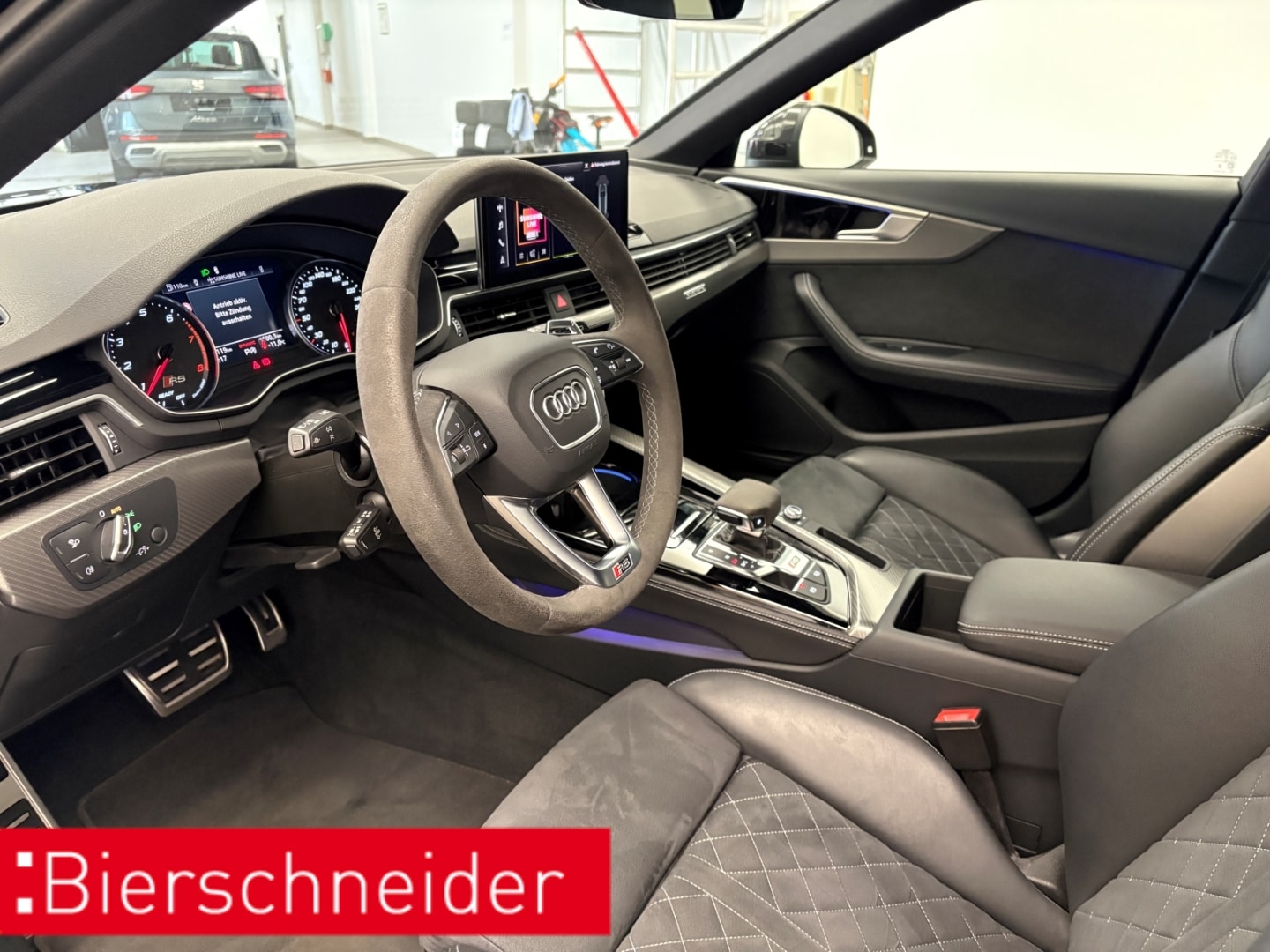 Bild über Audi RS 4 Avant TFSI quattro tiptronic - für weitere Informationen kontaktieren Sie den Audi Partner