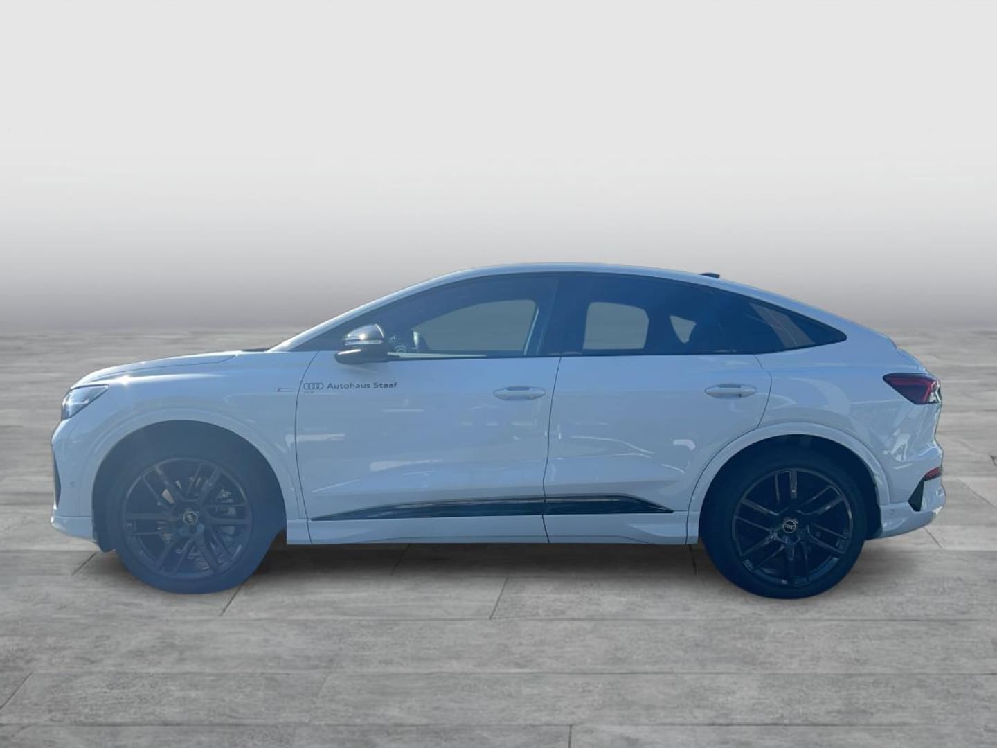 Bild über Audi Q4 Sportback e-tron e-tron quattro 220 kW - für weitere Informationen kontaktieren Sie den Audi Partner