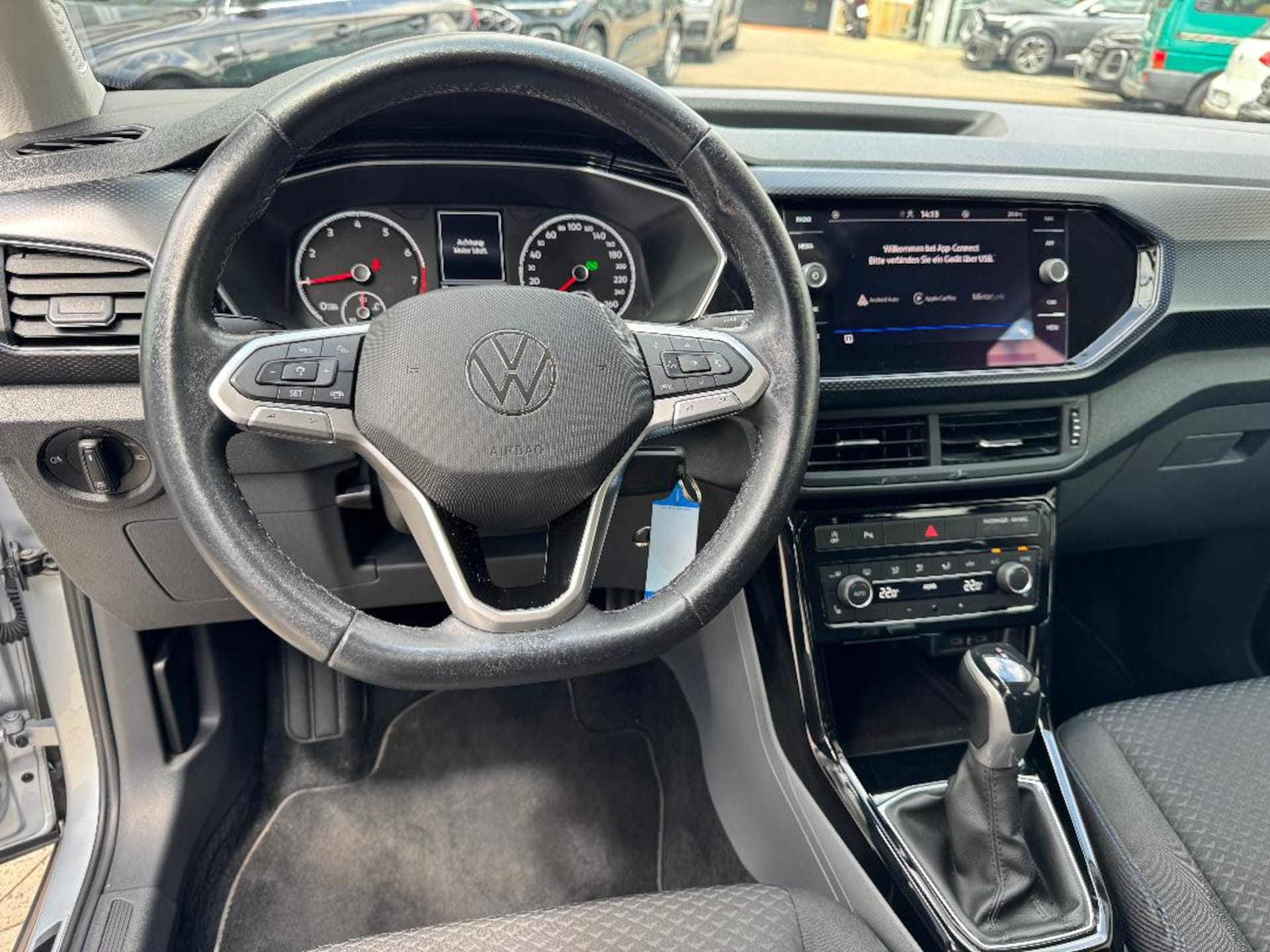 Volkswagen T-Cross United