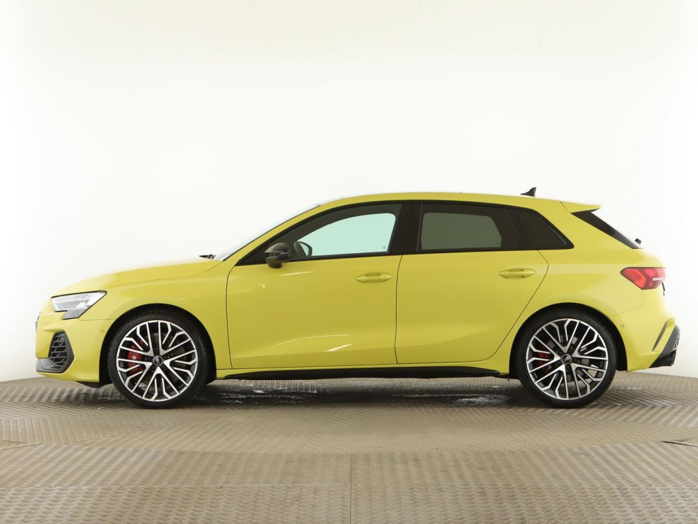 Bild über Audi S3 Sportback TFSI quattro S tronic - für weitere Informationen kontaktieren Sie den Audi Partner