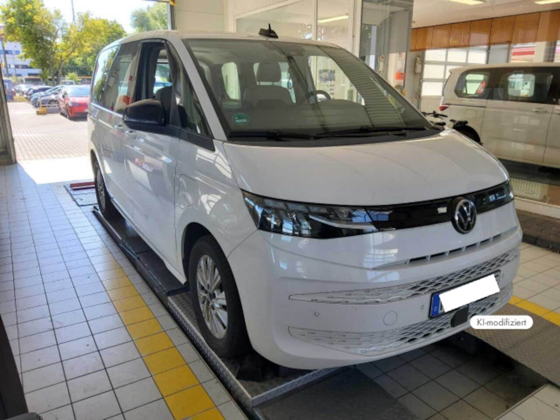 Volkswagen Multivan Basis-Modell