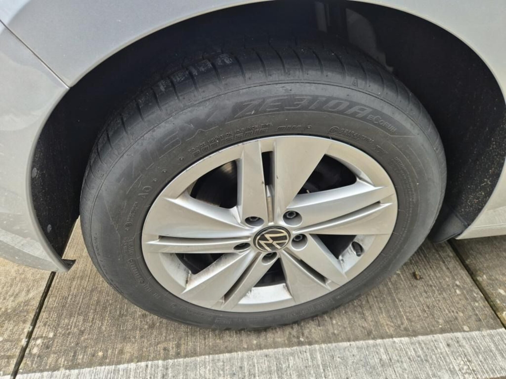 Volkswagen Golf Life