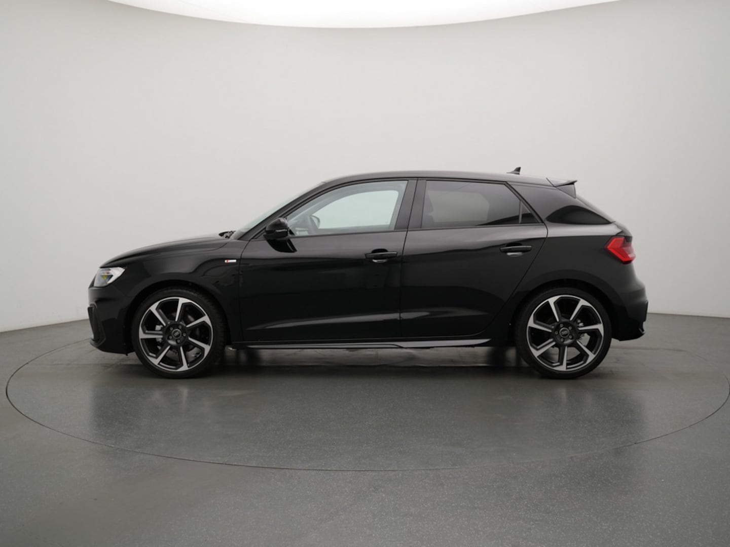 Bild über Audi A1 Sportback S line 35 TFSI S tronic - für weitere Informationen kontaktieren Sie den Audi Partner