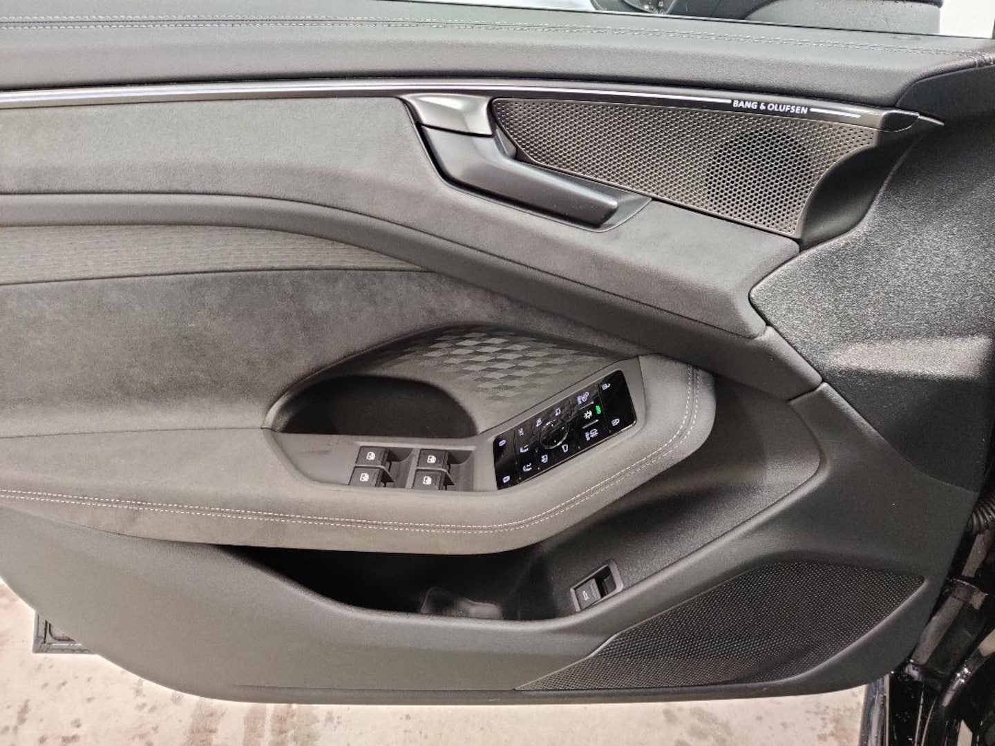 Bild über Audi A6 Limousine TDI quattro 150 kW S tronic - für weitere Informationen kontaktieren Sie den Audi Partner